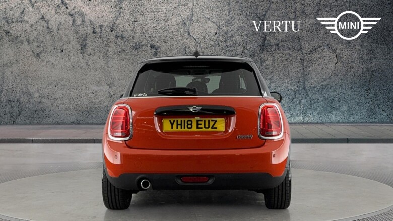 MINI Hatchback 1.5 Cooper II 5dr Auto [Chili Pack] Petrol Hatchback